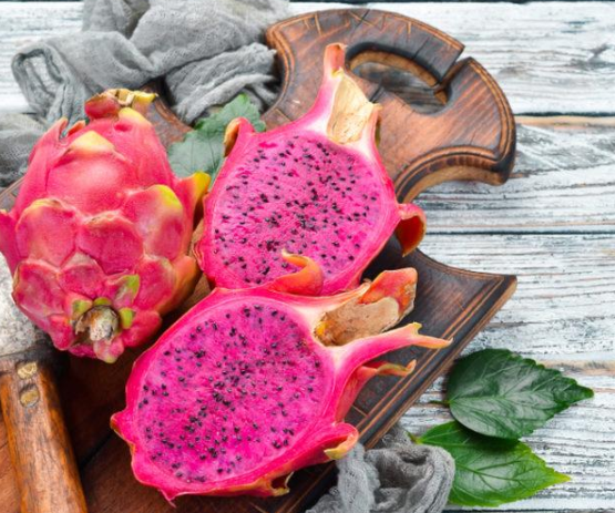 DRAGON FRUIT (PITAYA) – FRUTTO ESOTICO RINFRESCANTE E LEGGERO (UN PEZZO)