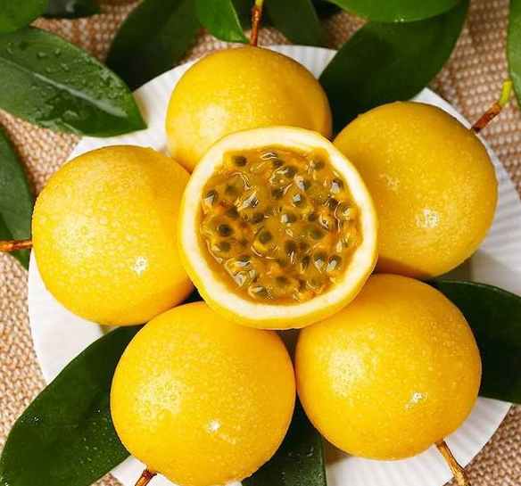 FRUTTO DELLA PASSIONE GIALLO (SWEET PASSION FRUIT) – DOLCE E AROMATICO (1 PEZZO)