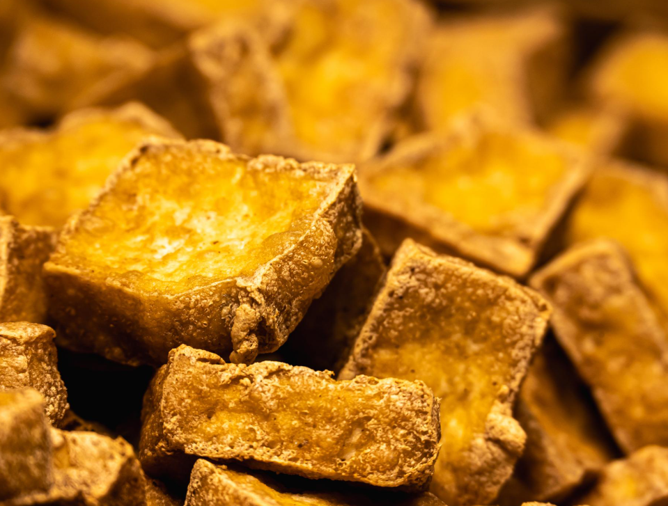 TOFU SECCO A CUBETTI – CONSISTENTE E VERSATILE (9 PEZZI)